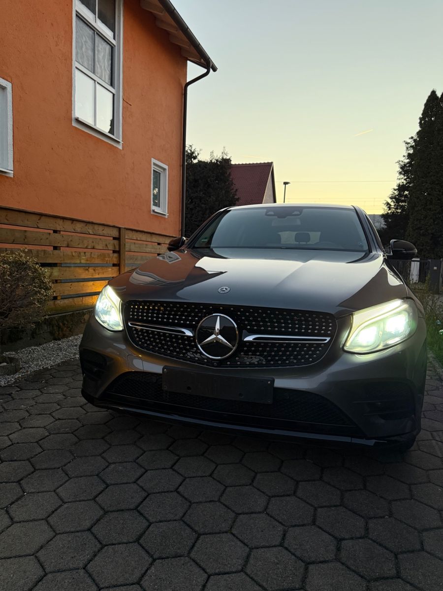 MERCEDES-BENZ GLC 350d Coupé AMG Line 4MATIC V6 Distronic Pano