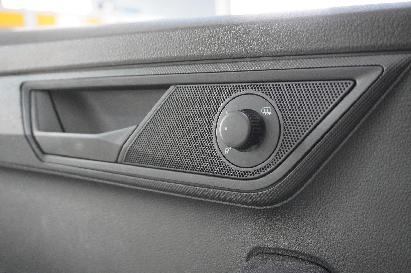 Fahrzeugabbildung SKODA Fabia 1.0 TSI COMBI COOL PLUS LED/SHZ/PDC/DAB+