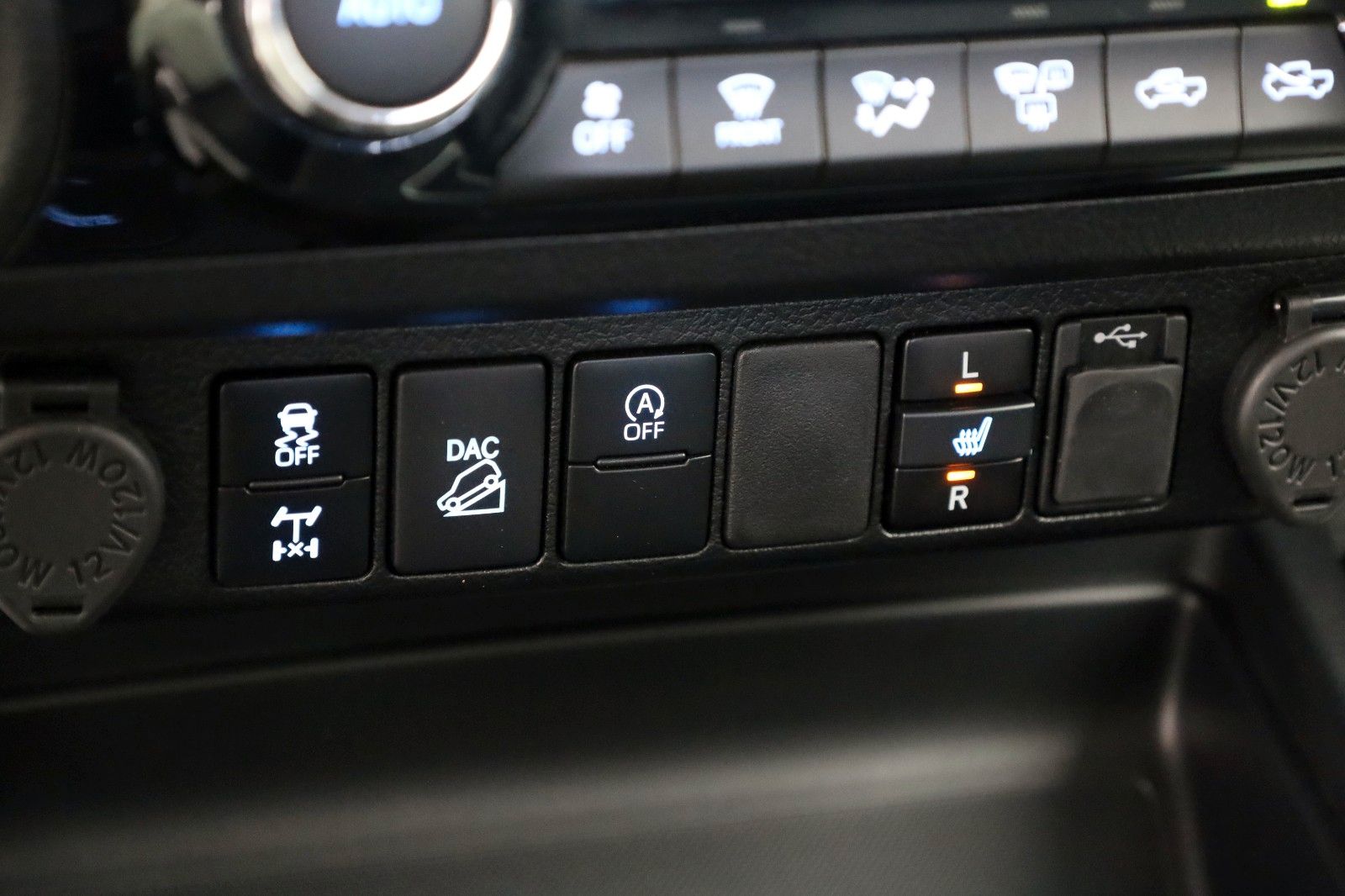 Fahrzeugabbildung Toyota Hilux 2.8 D4-D 4x4 AUT.Executive,Navi,LED,Kamera