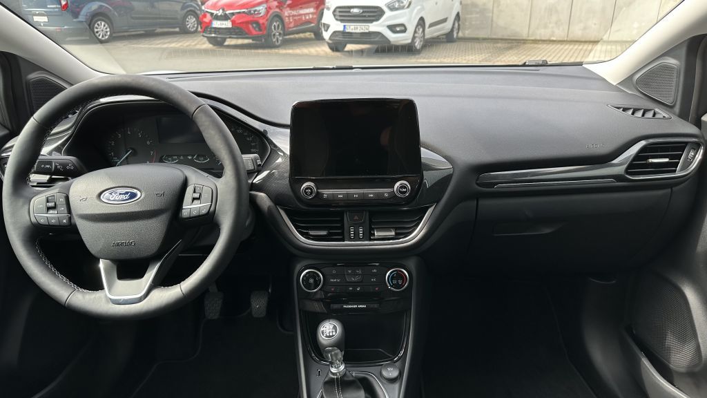 Fahrzeugabbildung Ford Puma Titanium Hybrid