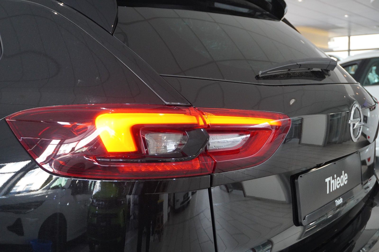 Fahrzeugabbildung Opel Insignia B ST 2.0D ULTIMATE NAVI/OPC/KAMERA/AHK