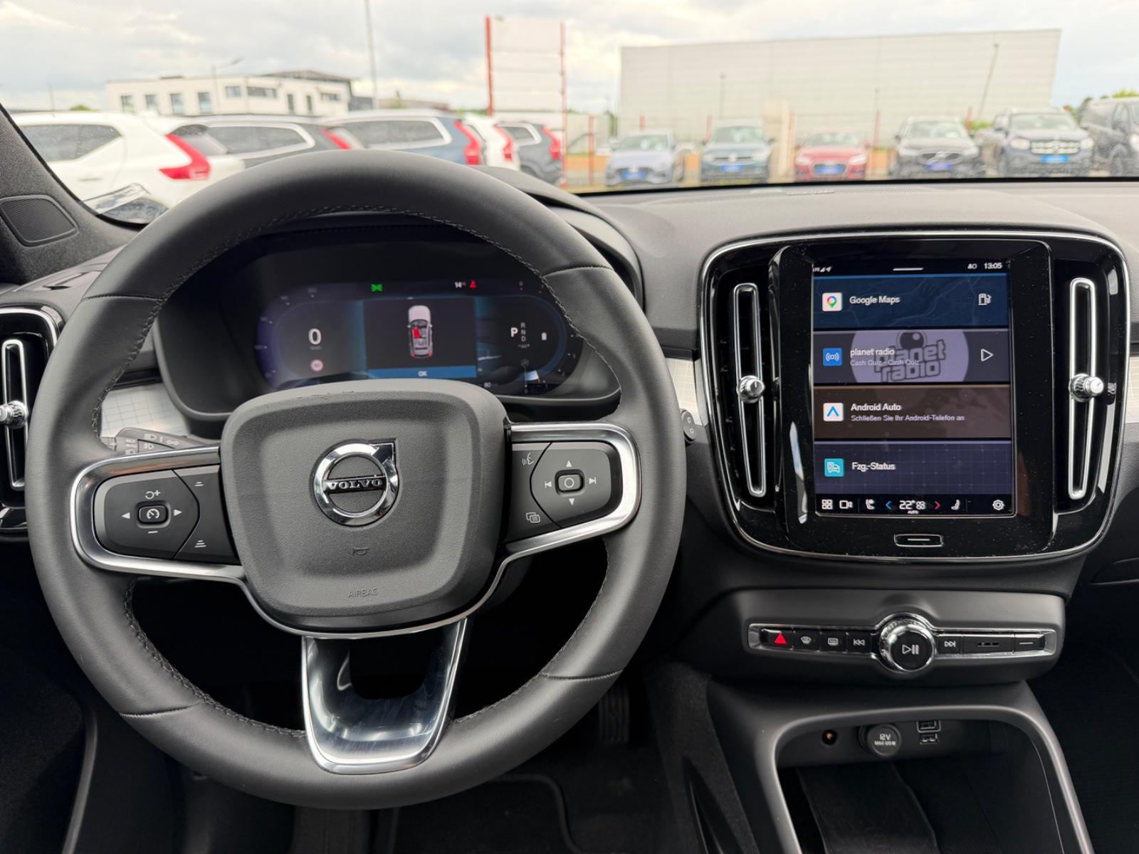Volvo XC40 Plus Dark 2WD/Navi/Harman-Kardon