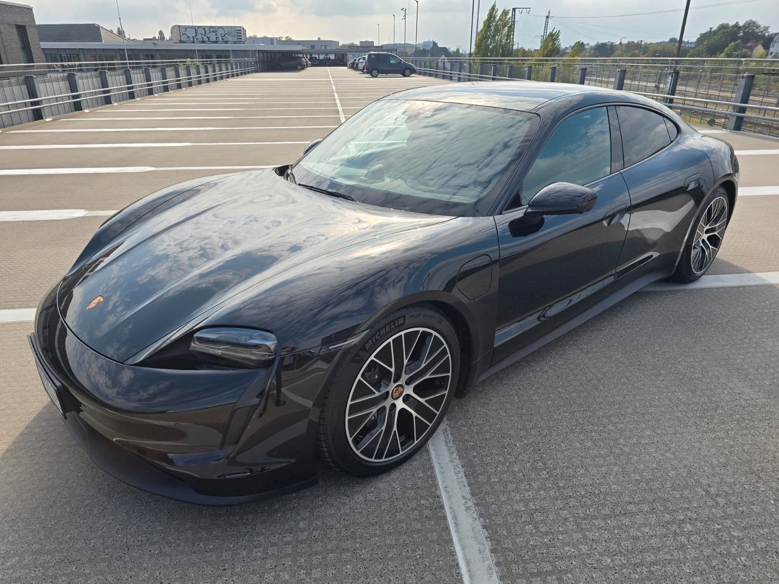 PORSCHE Taycan | Beifahrer Display | Sport Chrono Pano
