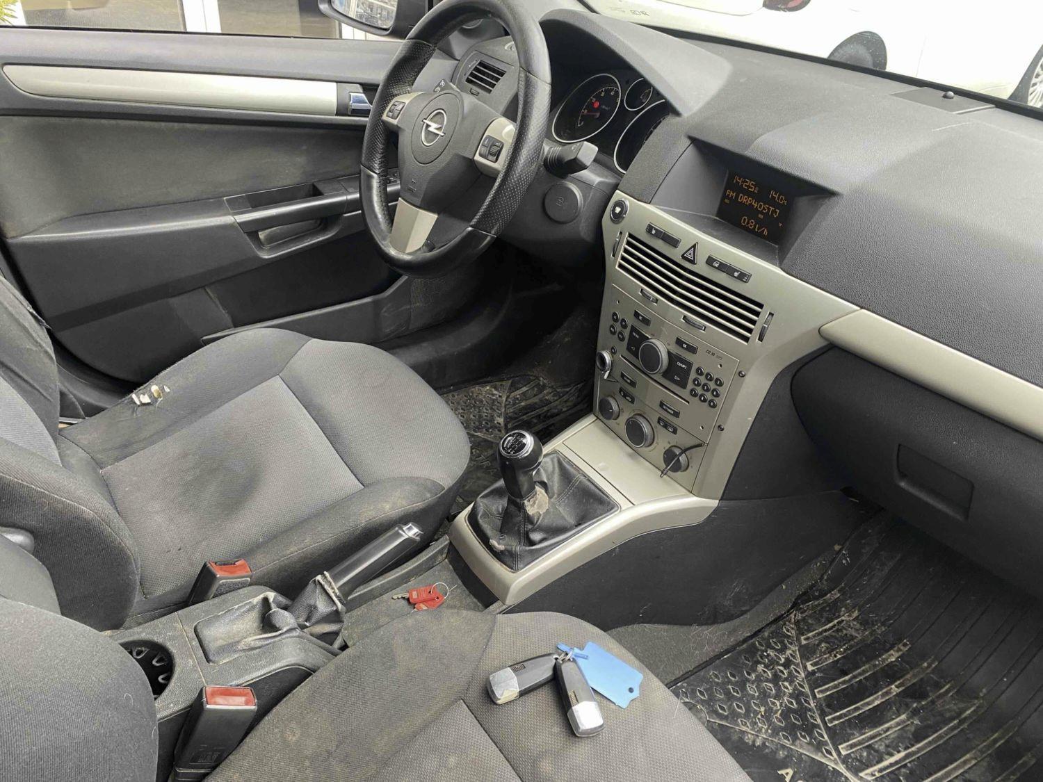Opel Astra 2008 — photo 7