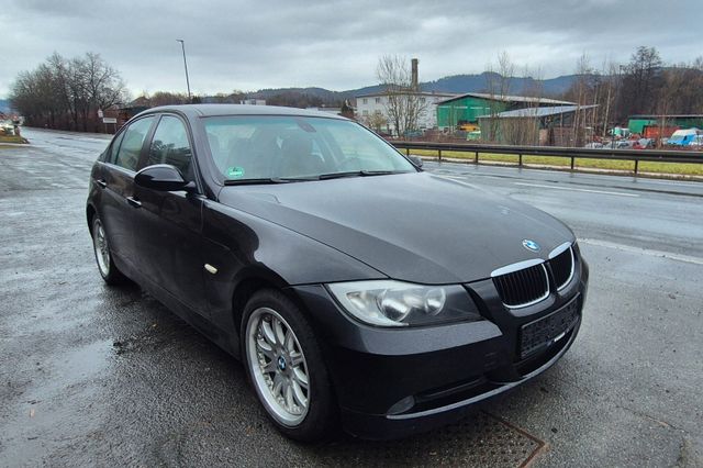 BMW 318i Klima Alu PDC Tempomat MP3