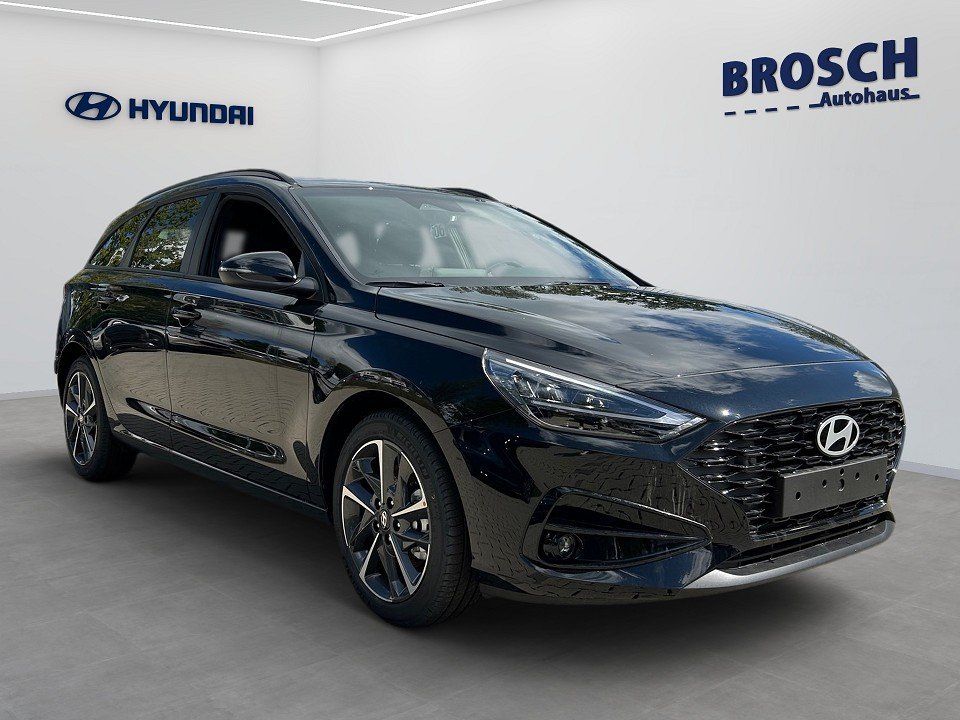 Fahrzeugabbildung Hyundai i30 FL KOMBI MY25 1.0T 6MT ADVANTAGE