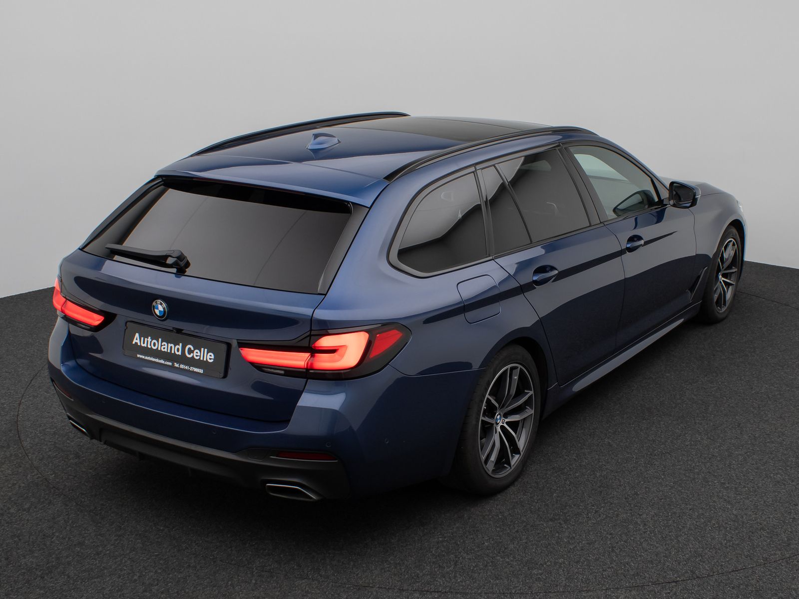Fahrzeugabbildung BMW 530d M Sport Panorama Kamera Laser HUD DAB H/K