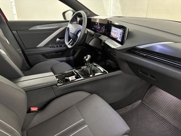 Fotografie des Opel Astra Sports Tourer 1.2 Turbo GS Tech-Paket