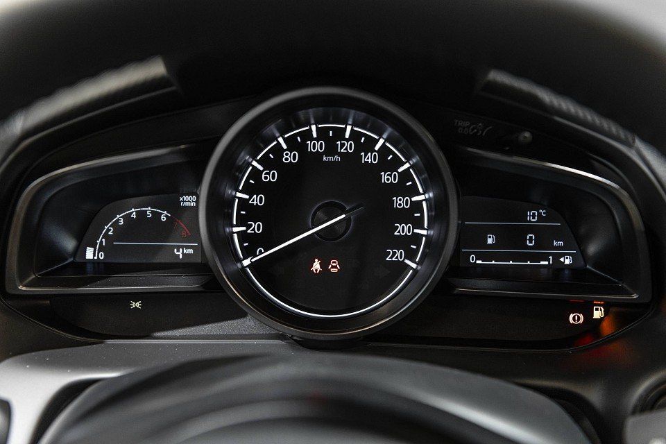Fahrzeugabbildung Mazda 2 1.5i 90PS CENTER CONV