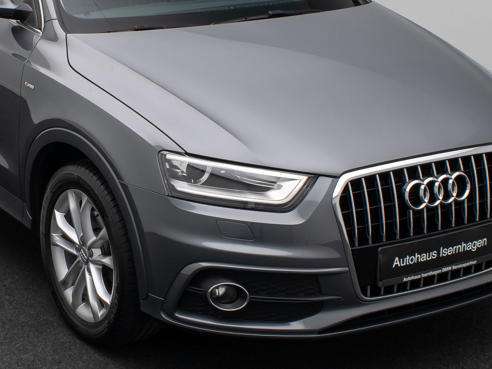 Fahrzeugabbildung Audi Q3 1.4 S Line Tempomat PDC BiXenon Sportsitz 18"
