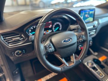 MYAUTOCENTER – Gebraucht- und Jahreswagen mit Werkstattservice in Pfaffenhofen Ford Focus *KEYLES*HEAD-UP*LKHZ*2-ZONEN*ACC*VOLL*