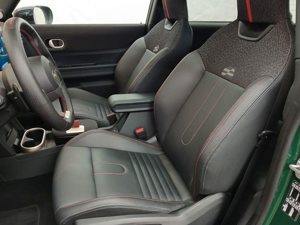 Fahrzeugabbildung MINI Cooper C JCW Trim Paket-XL Pano H&k 360° HuD