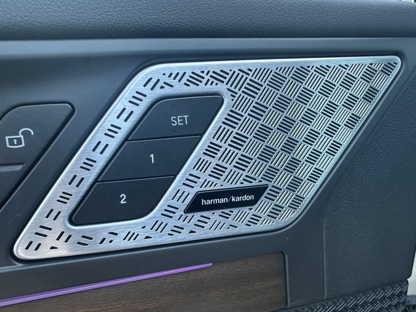 Fahrzeugabbildung BMW X1 xDrive20d M-Sport NAV+LED+PANO+AHK+SHZ