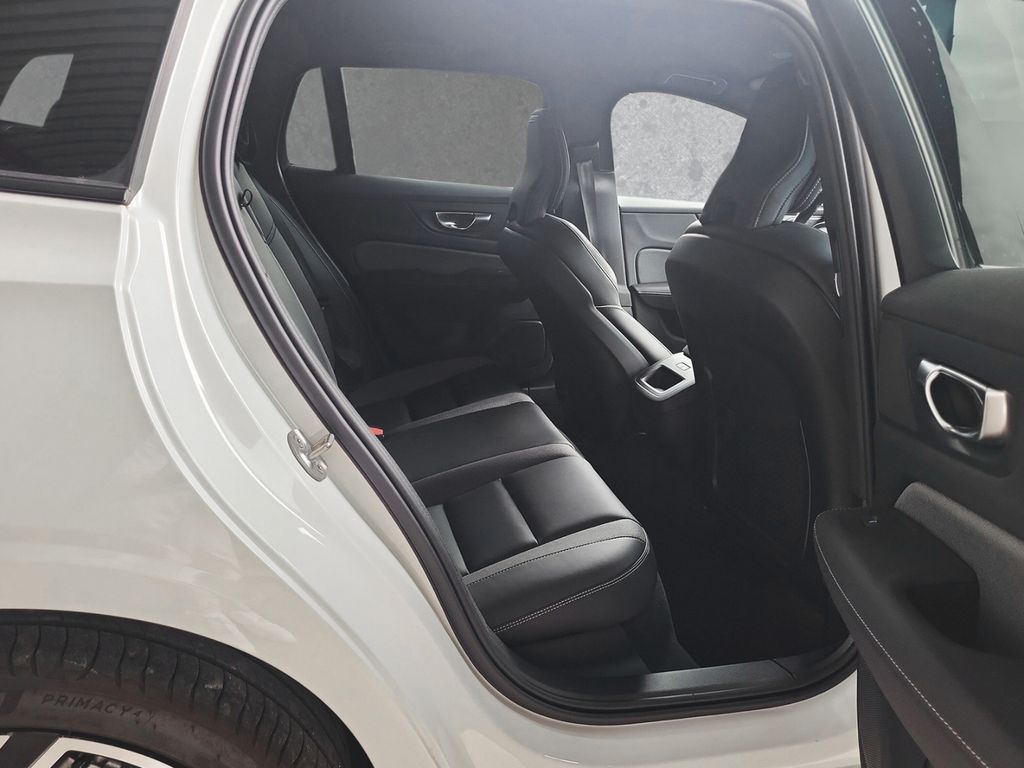 Volvo V60 Kombi  Plus Dark B4 Diesel EU6d Harmon Kardo