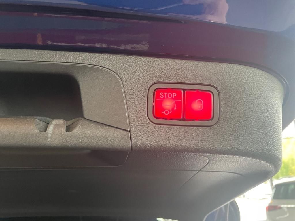 Fahrzeugabbildung Mercedes-Benz EQC 400 4M AMG AHK ACC Sitzklima SHD HUD Sport