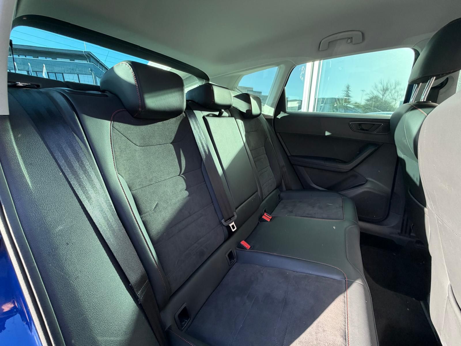 Fahrzeugabbildung SEAT Ateca 2.0TDI FR-Line VIRTU+LED+SHZ+KAM+TEMP+AHK+