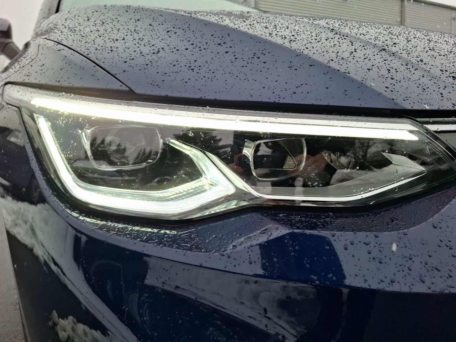 Fahrzeugabbildung Volkswagen Golf VIII Variant eTSI Life DSG LEDplus Navi AID