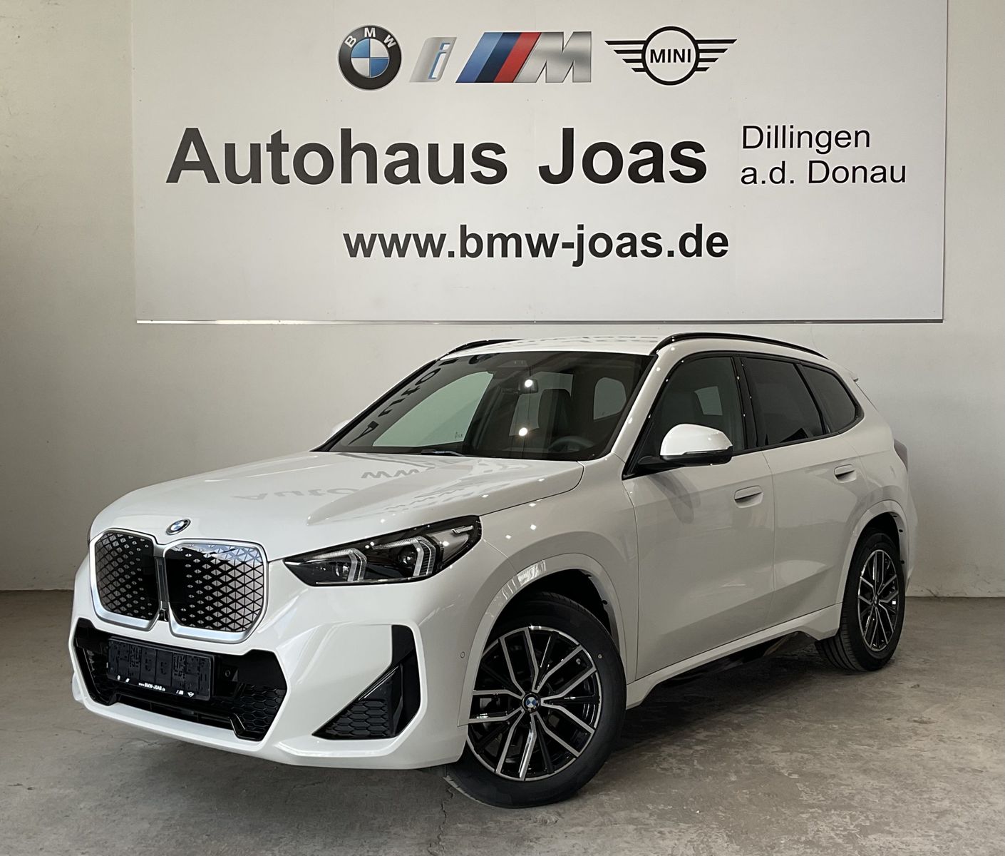 Fahrzeugeinzelansicht 4 Fahrzeugabbildung BMW iX1 eDrive20 |Head-Up Displ. |AHK |elektr. Heckk