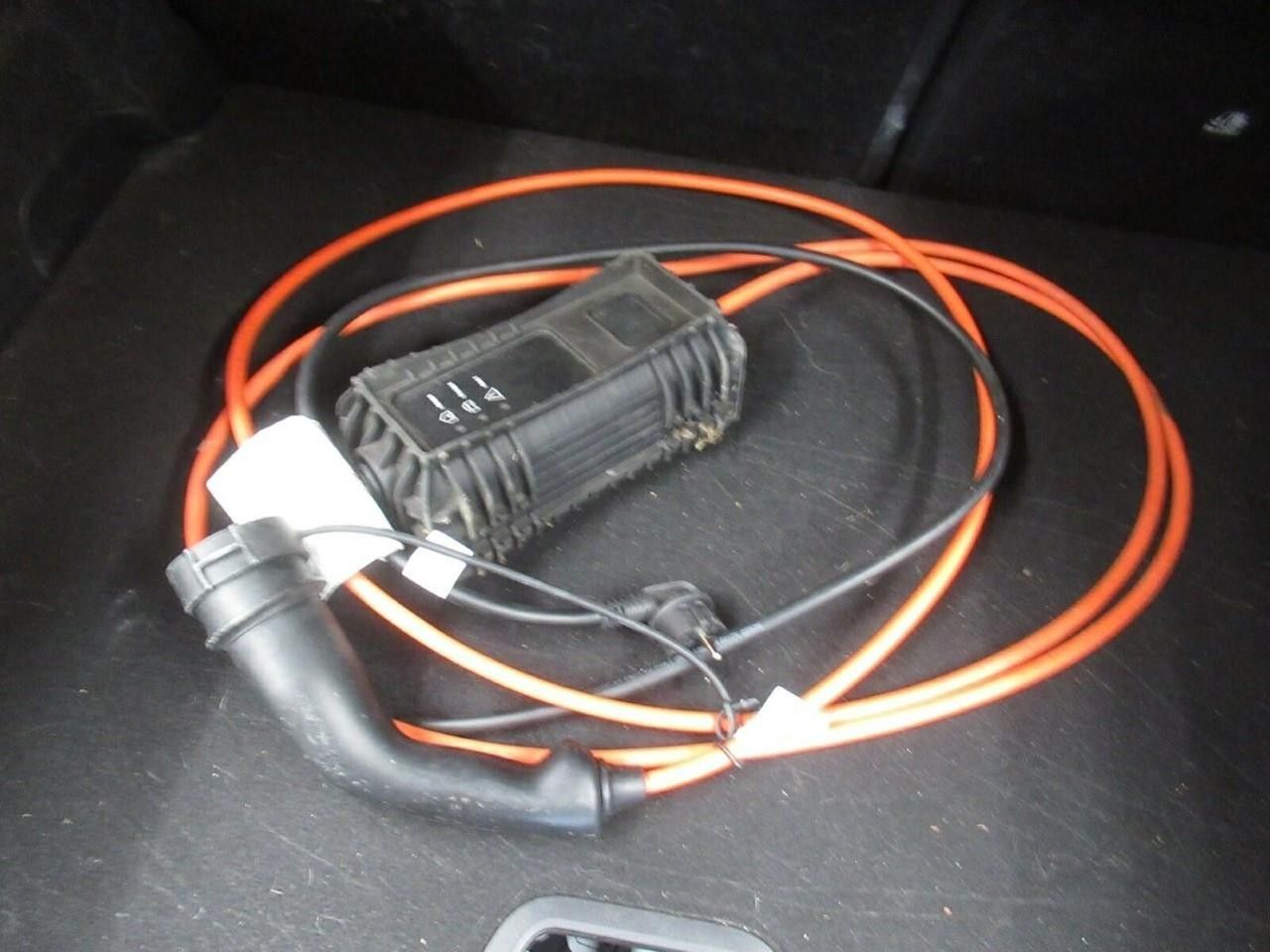 Fahrzeugabbildung Citroën C4 Lim. ë- Feel