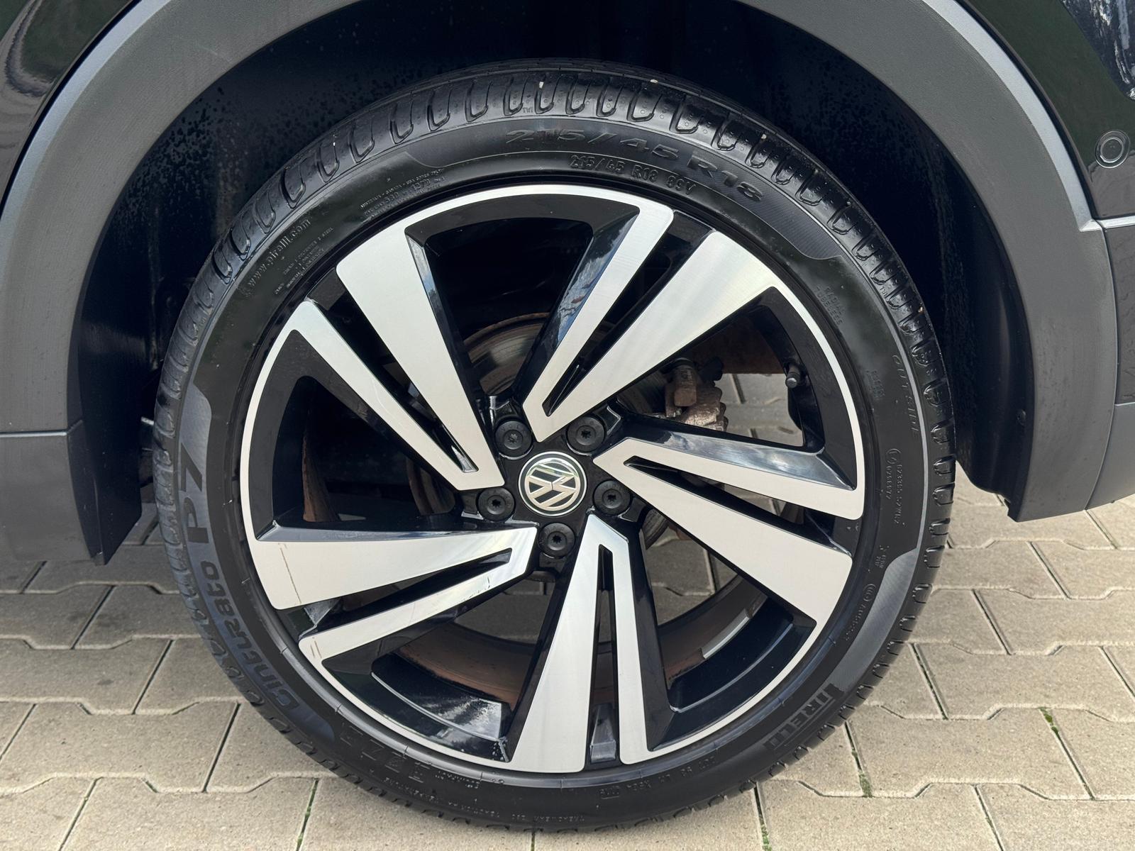 Volkswagen T-Cross 1.0 TSI DSG*R-LINE*LED*ACC*SHZ*NAVI*CarP