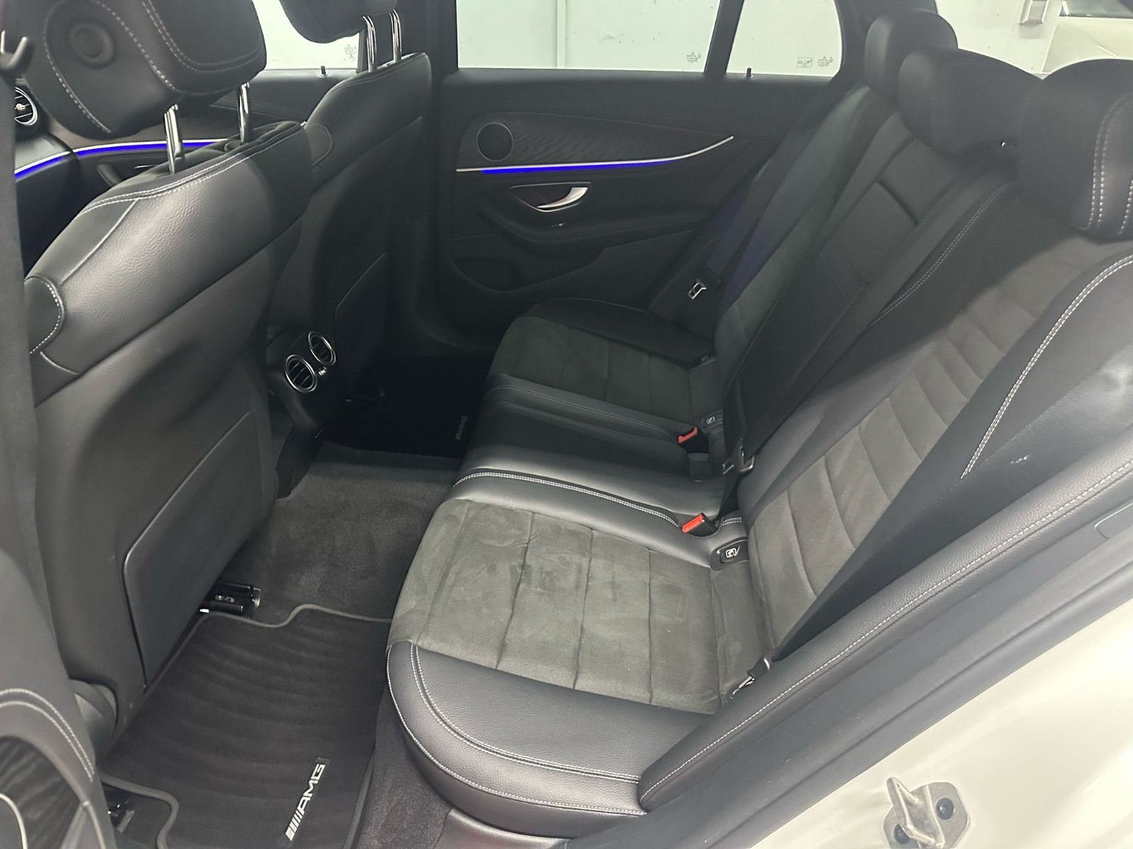 Fahrzeugabbildung Mercedes-Benz E 300 d 4MATIC T Autom. AMG-LINE*NIGHT*360*HUD*