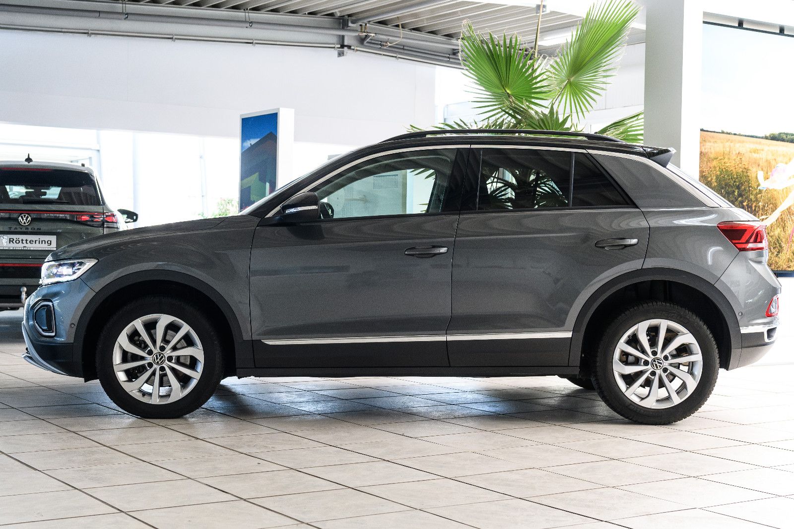 Fahrzeugabbildung Volkswagen T-Roc Style 2.0l TDI DSG + Navi + ACC + Keyless
