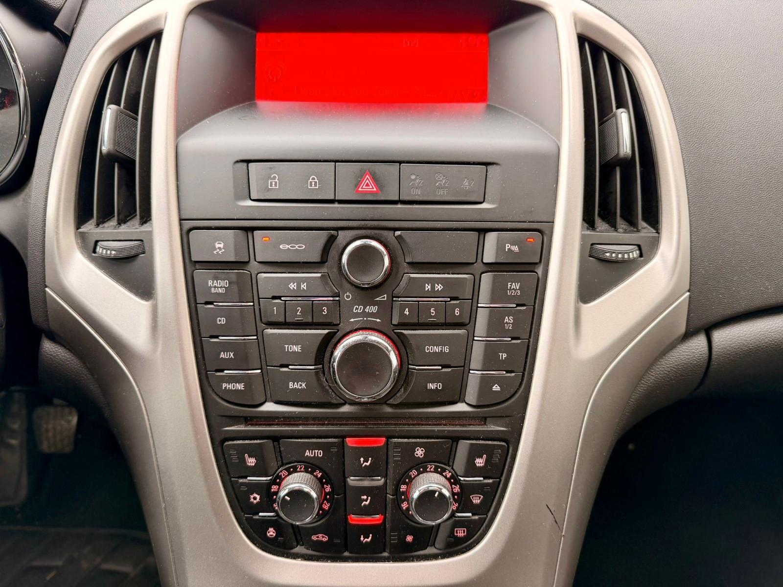 Opel Astra 2013 — photo 13