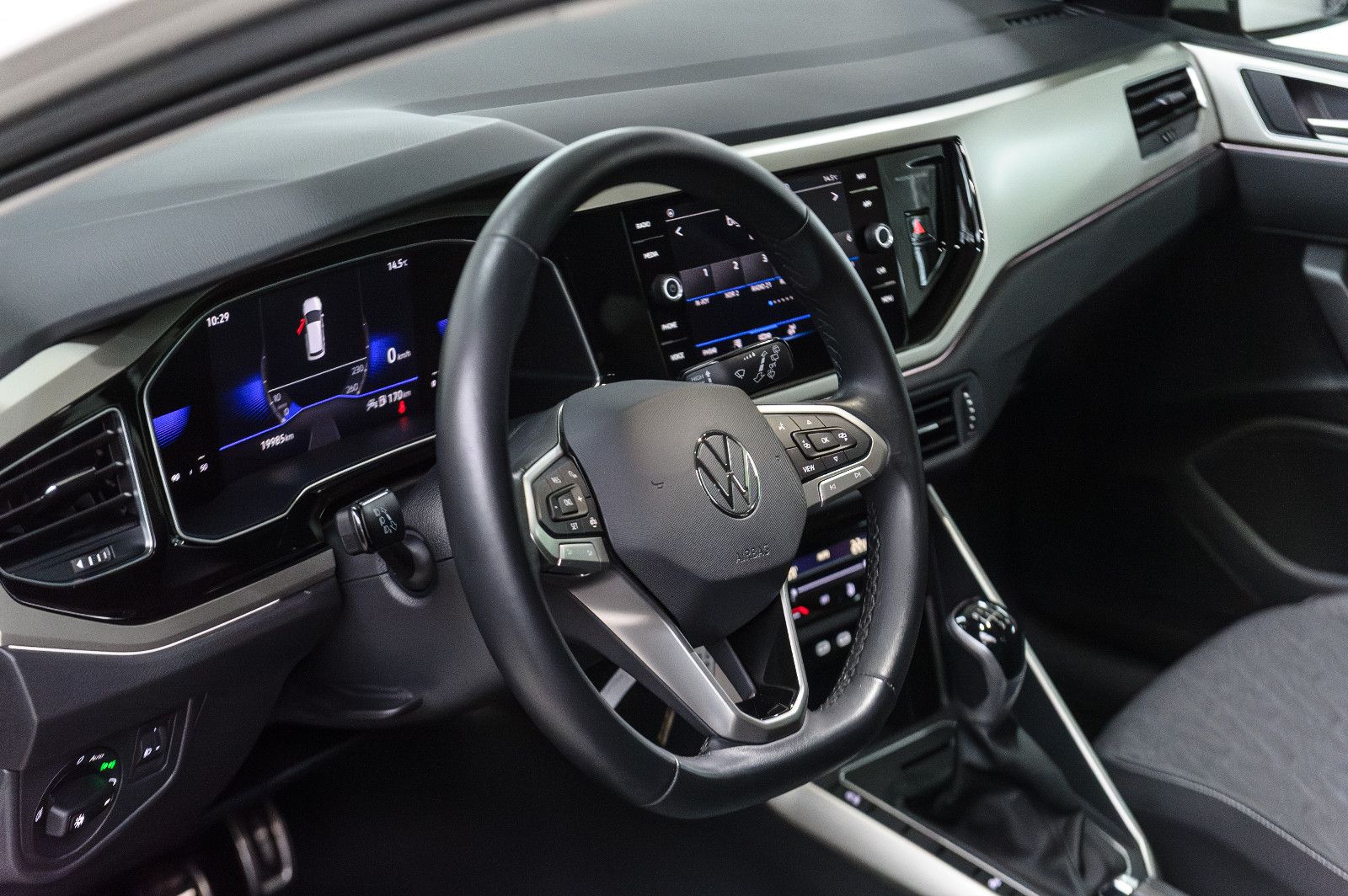 Fahrzeugabbildung Volkswagen Polo VI Move 1.0 LED+APP+BEATS+SHZ+KAMERA