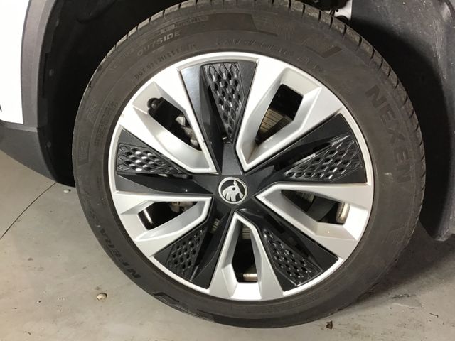 Fahrzeugabbildung Skoda Karoq Selection 1.5 TSI DSG/ACC/SmartLink/LED