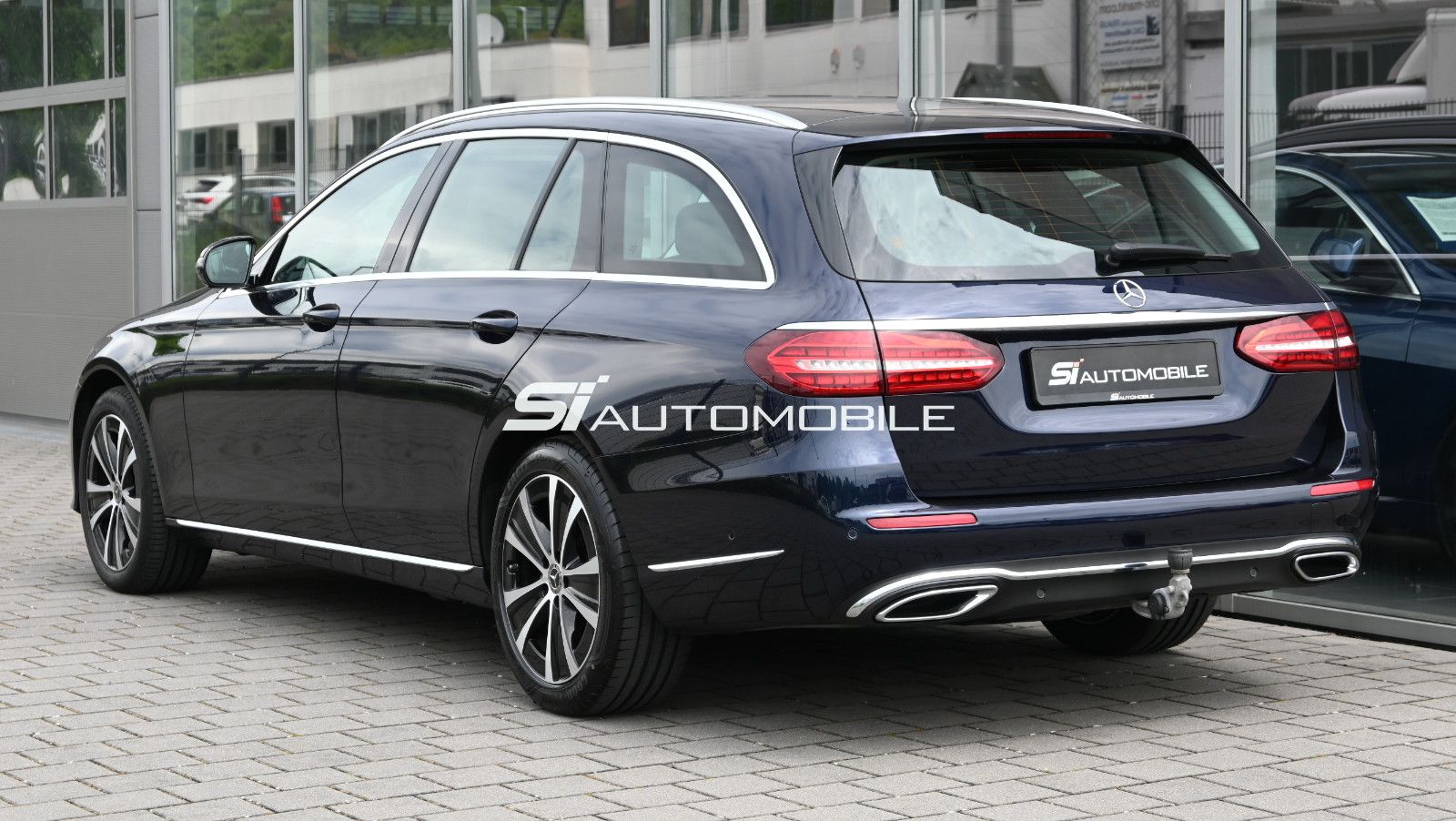 Fahrzeugabbildung Mercedes-Benz E 220 d T 9G-Tr. Exclusive °ACC°AHK°HEAD-UP°MEMO
