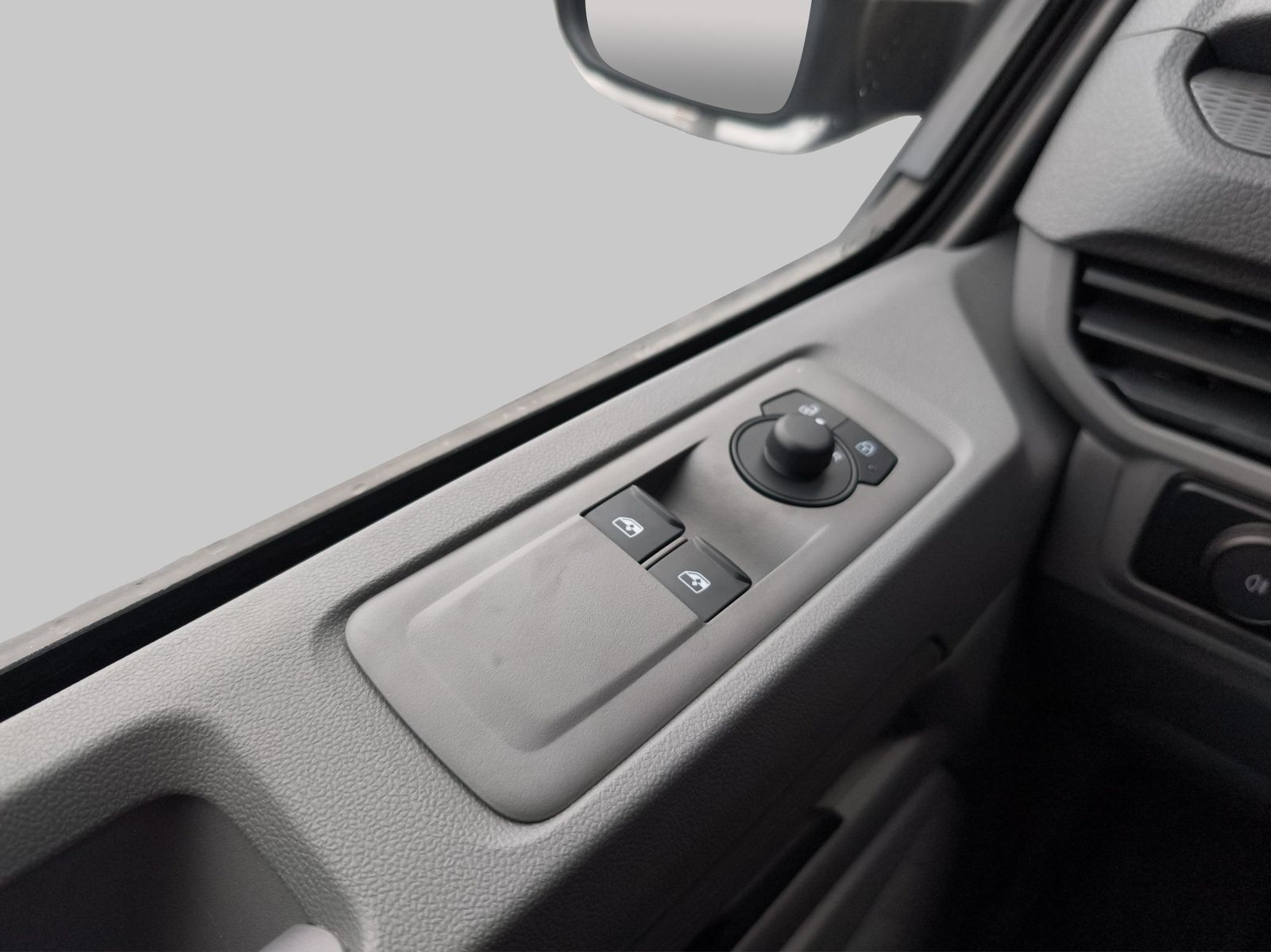 Volkswagen T7 Transporter - Bild 12