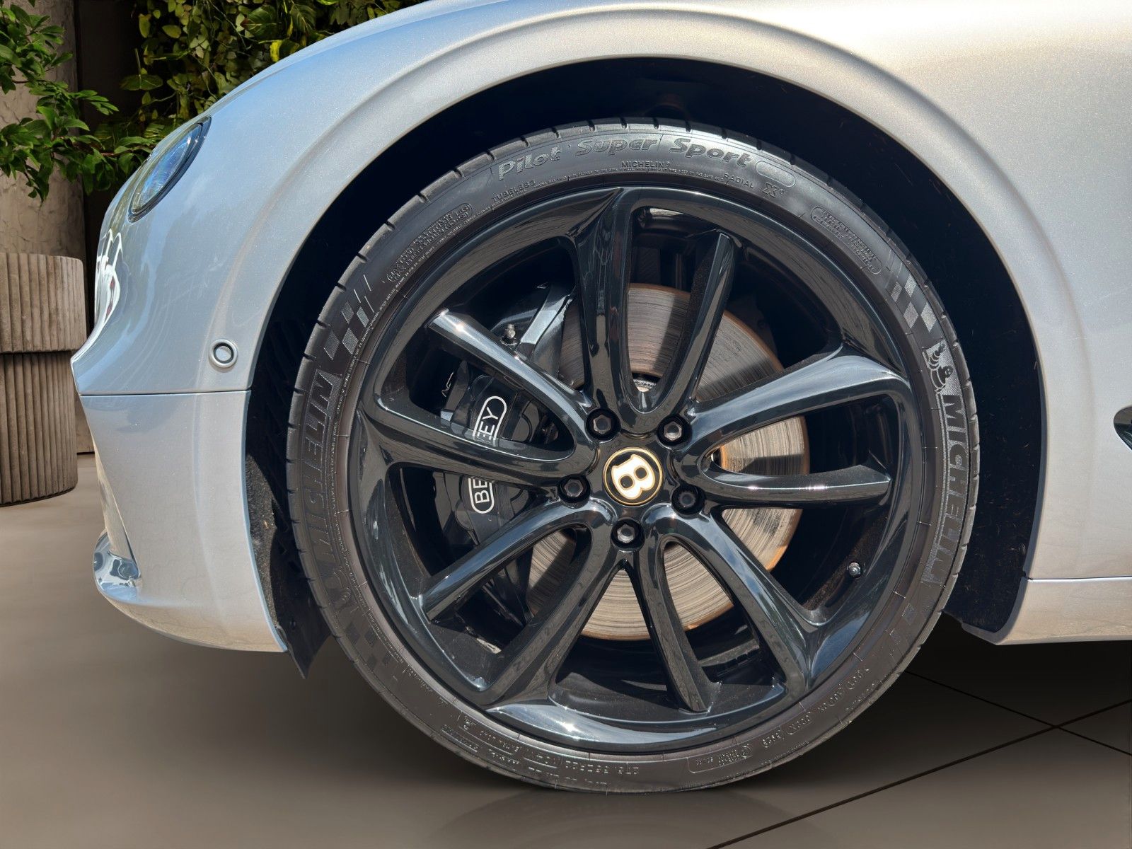 Fahrzeugabbildung Bentley 4.0*V8*Mulliner*Blackline*22"*HuD*ACC*Night Vis*