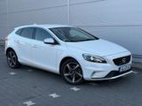 Volvo V40 T2/R-Dising/Navi/Klima/Bi Xenon - Volvo V40 von privat