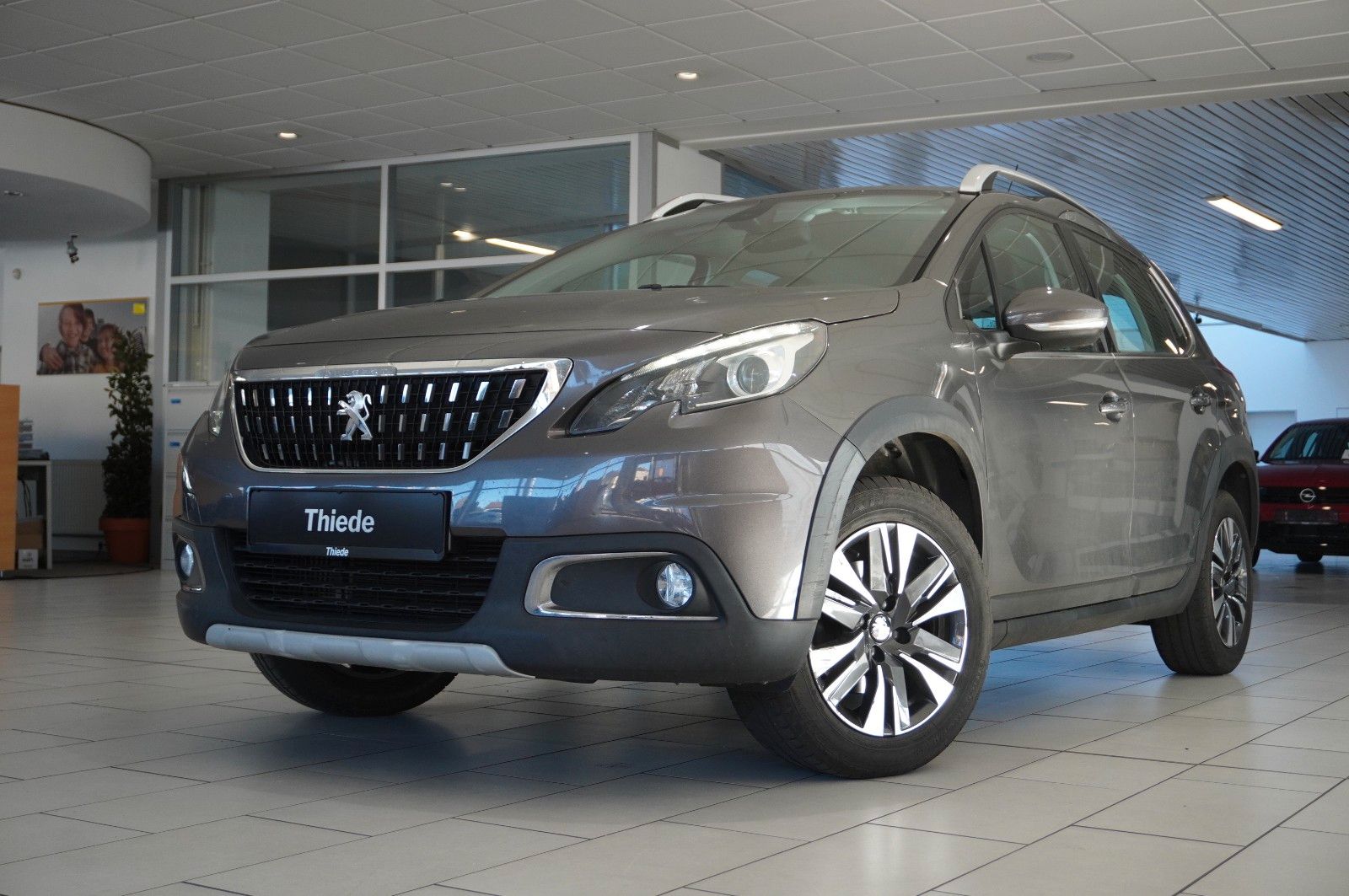Fahrzeugabbildung Peugeot 2008 1.2 ALLURE NAVI/LED/KAMERA/SHZ/SPORT/TEMP.