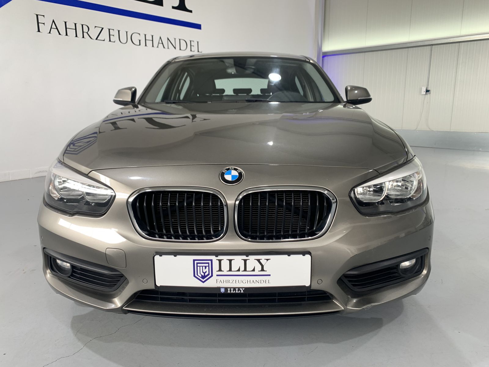 Fahrzeugabbildung BMW 118 d Advantage*PDC*Klima*SHZ*Navi*