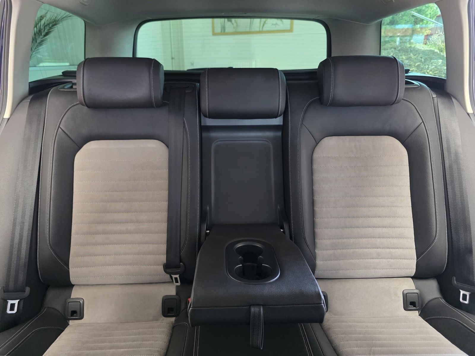 Fahrzeugabbildung Volkswagen Passat Variant 4M R-Line/Keyles/DAB/Carplay/Ahk