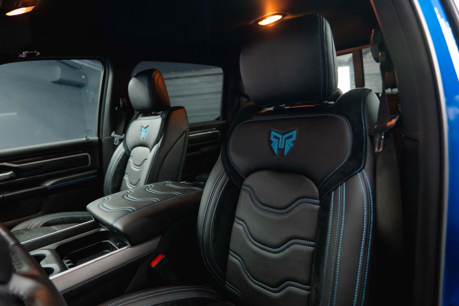 Fahrzeugabbildung Dodge RAM 5.7 V8 HEMI 4x4 LIMITED Blue Edition Offroad