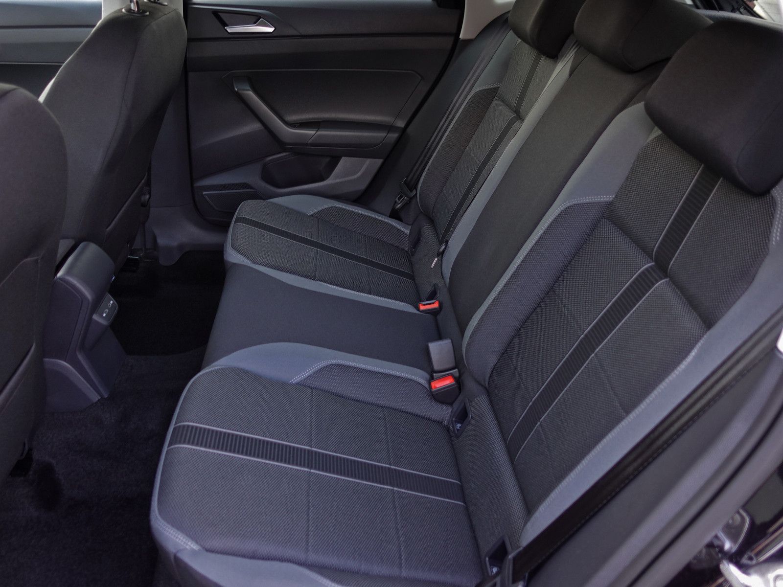 Fahrzeugabbildung Volkswagen Polo 1.0 TSI DSG Style Matrix Travel-Assist