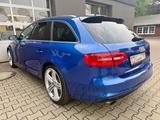 Audi A4 Avant S line Sportpaket plus/Navi/Xenon/DAB - Audi A4: Sport Line