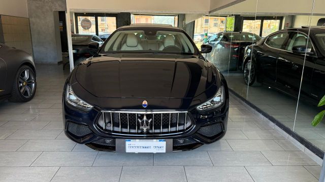 Maserati Ghibli V6 Diesel 275 CV Gransport RESTY