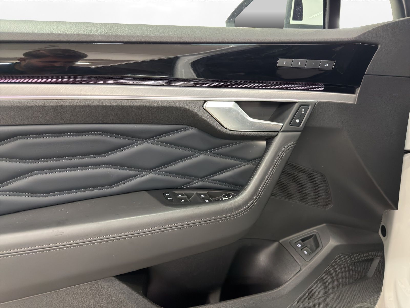 Volkswagen Touareg 3.0 eHybrid AHK Pano Matrix LM 21 360° foto 11