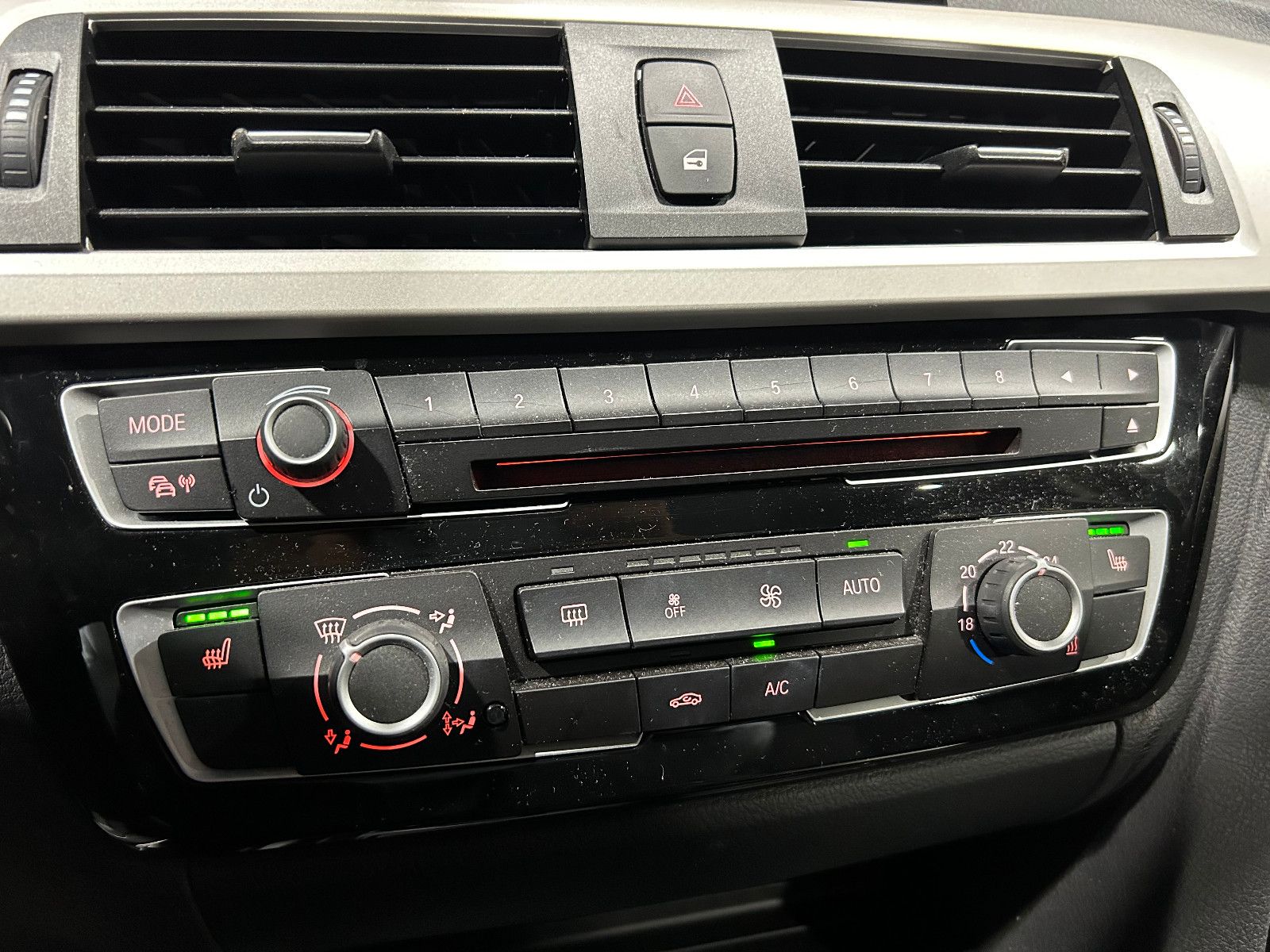 Fahrzeugabbildung BMW 318 d Advantage/NAVI7TEMPOMAT/SHZ/PDC/KLIMA