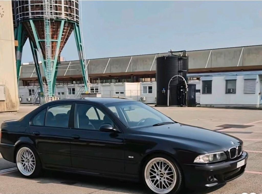 Image of BMW 523
