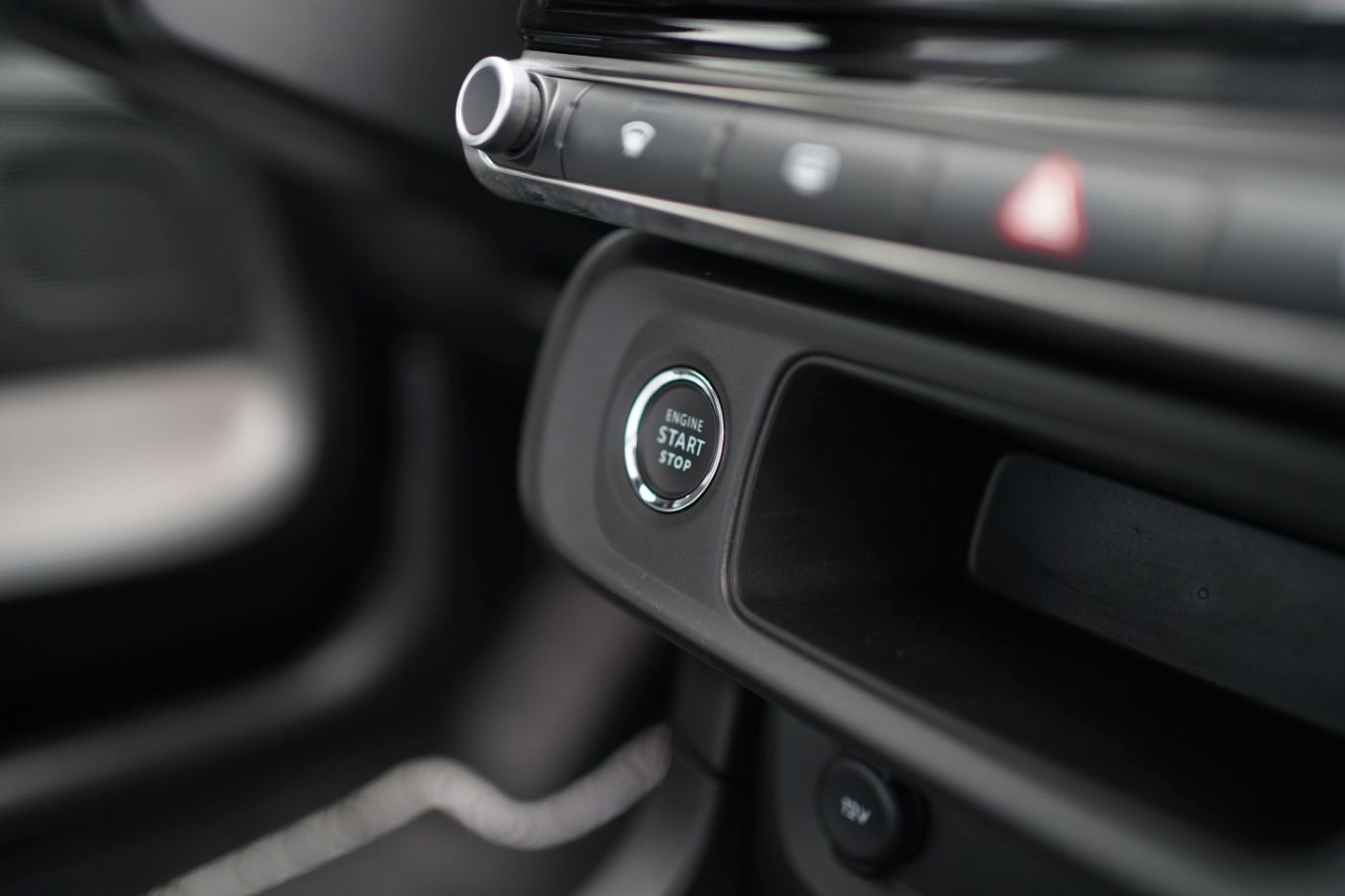 Fahrzeugabbildung Citroën C3 PureTech 110 EAT6 Elle Automatik Sitzheizung