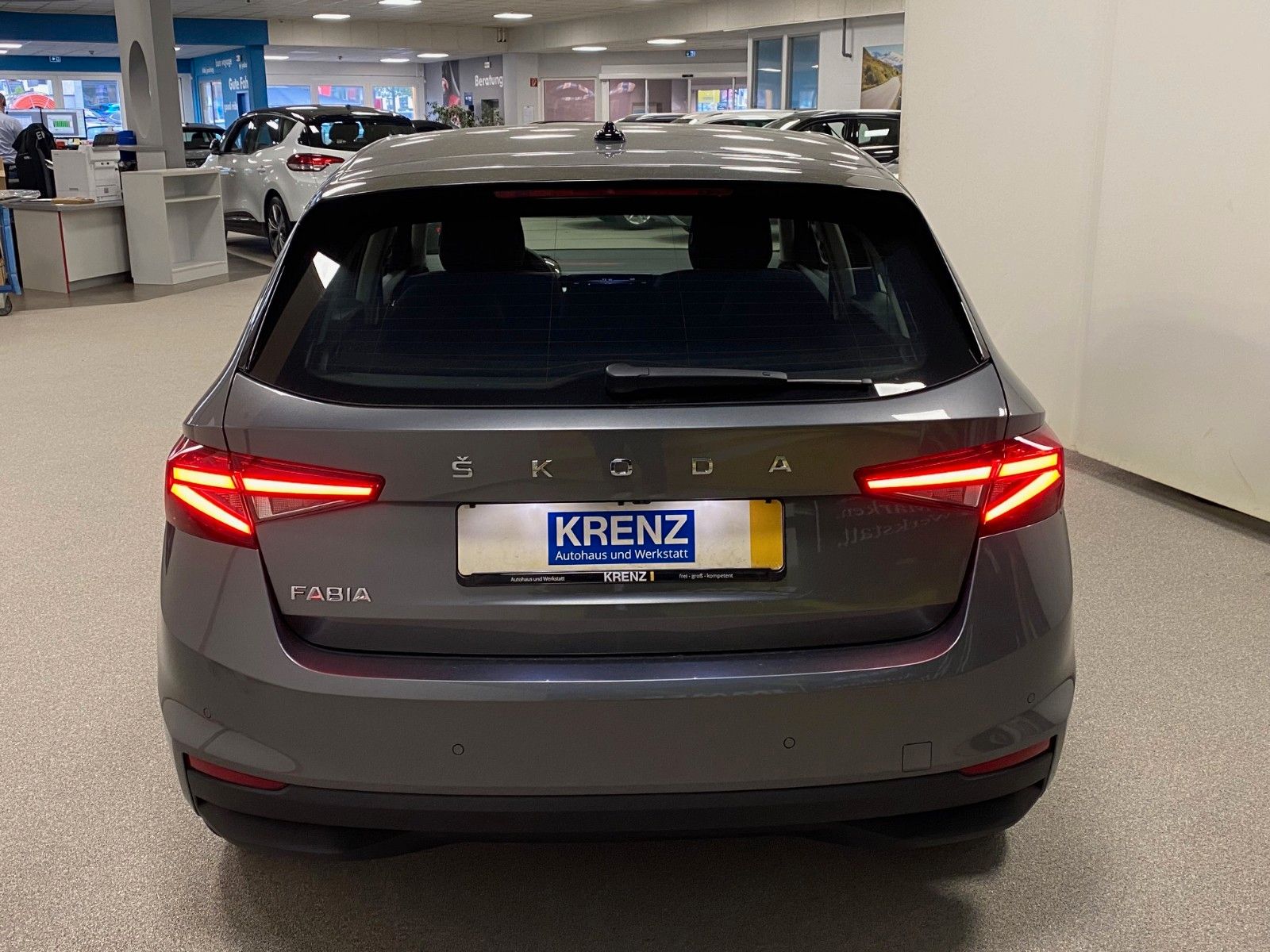 Fahrzeugabbildung SKODA Fabia 1.0 TSI AMBITION+KAMERA+ALU+110 PS+PDC+ALU