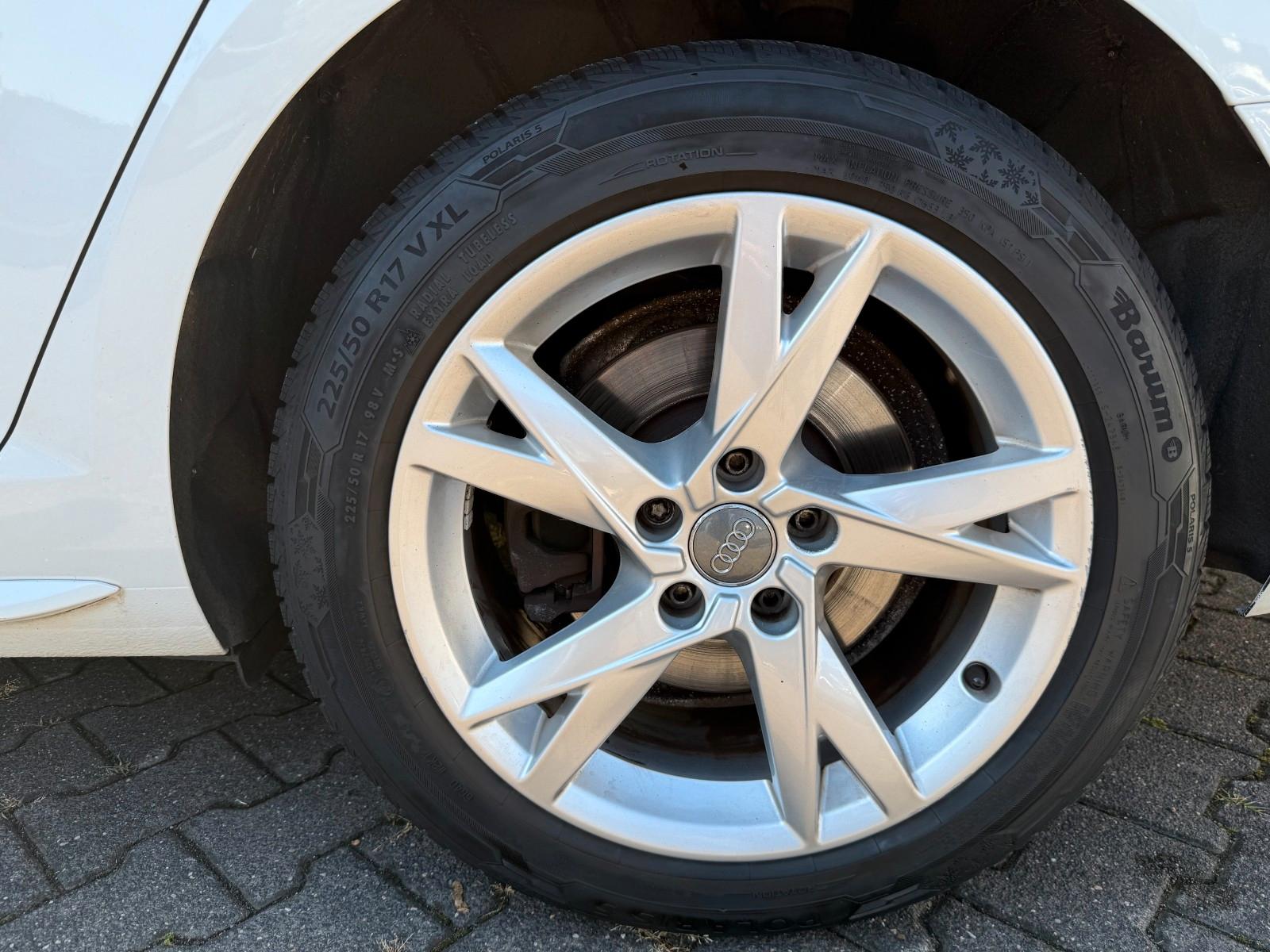 Audi A4  Avant quattro sport *PDC*Xenon*Standheizung*