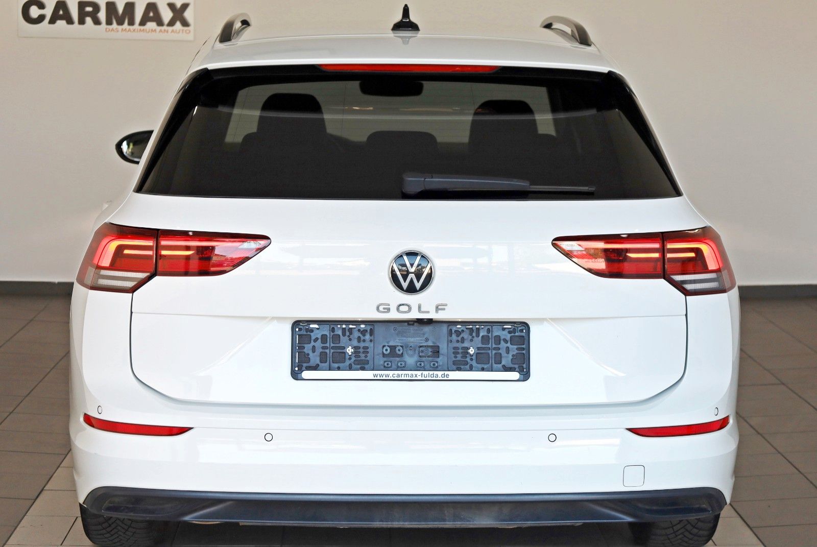 Fahrzeugabbildung Volkswagen Golf VIII Variant LIFE Navi,LED,Kamera,SH,PDC