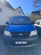 Toyota Hiace 4WD mit Heckflügeltüren - Toyota Hiace: Kleinbus