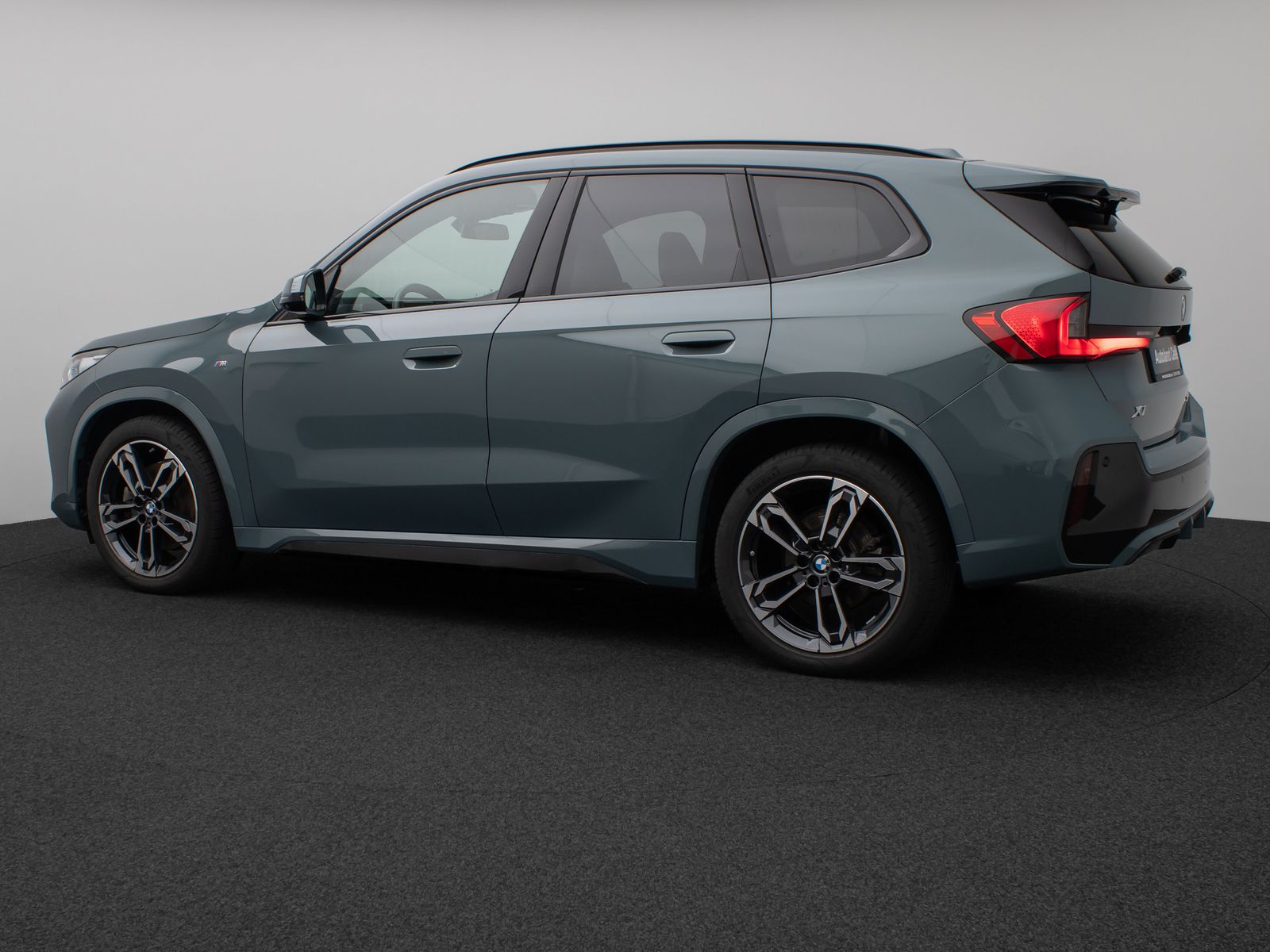 Fahrzeugabbildung BMW X1 xD23d M Sport Panorama 360°HUD DAB AHK 19Zoll