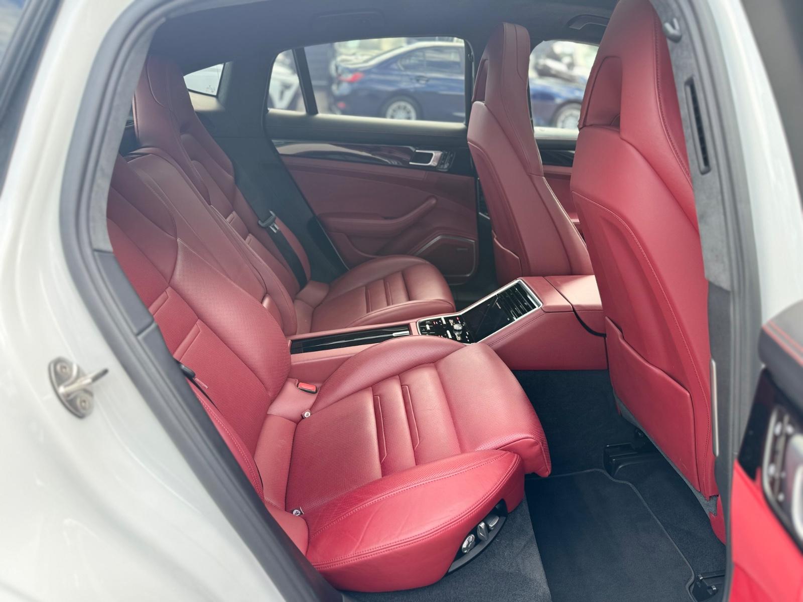Porsche PANAMERA GTS*SPORT-DESIGN*SOFTCLOSE*SPORT-ABGAS*